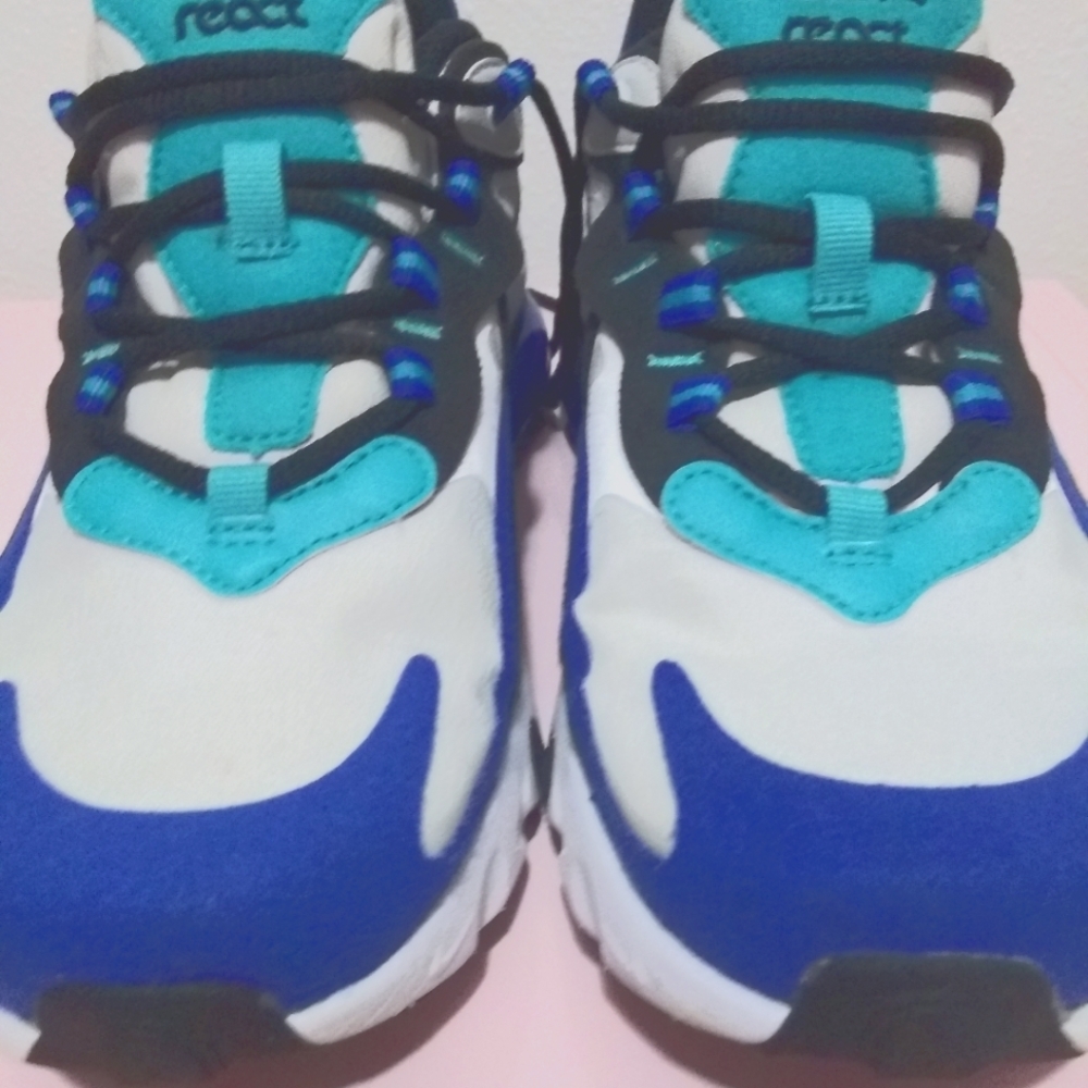 Girls youth shoes size 5 but can fit womens size 7